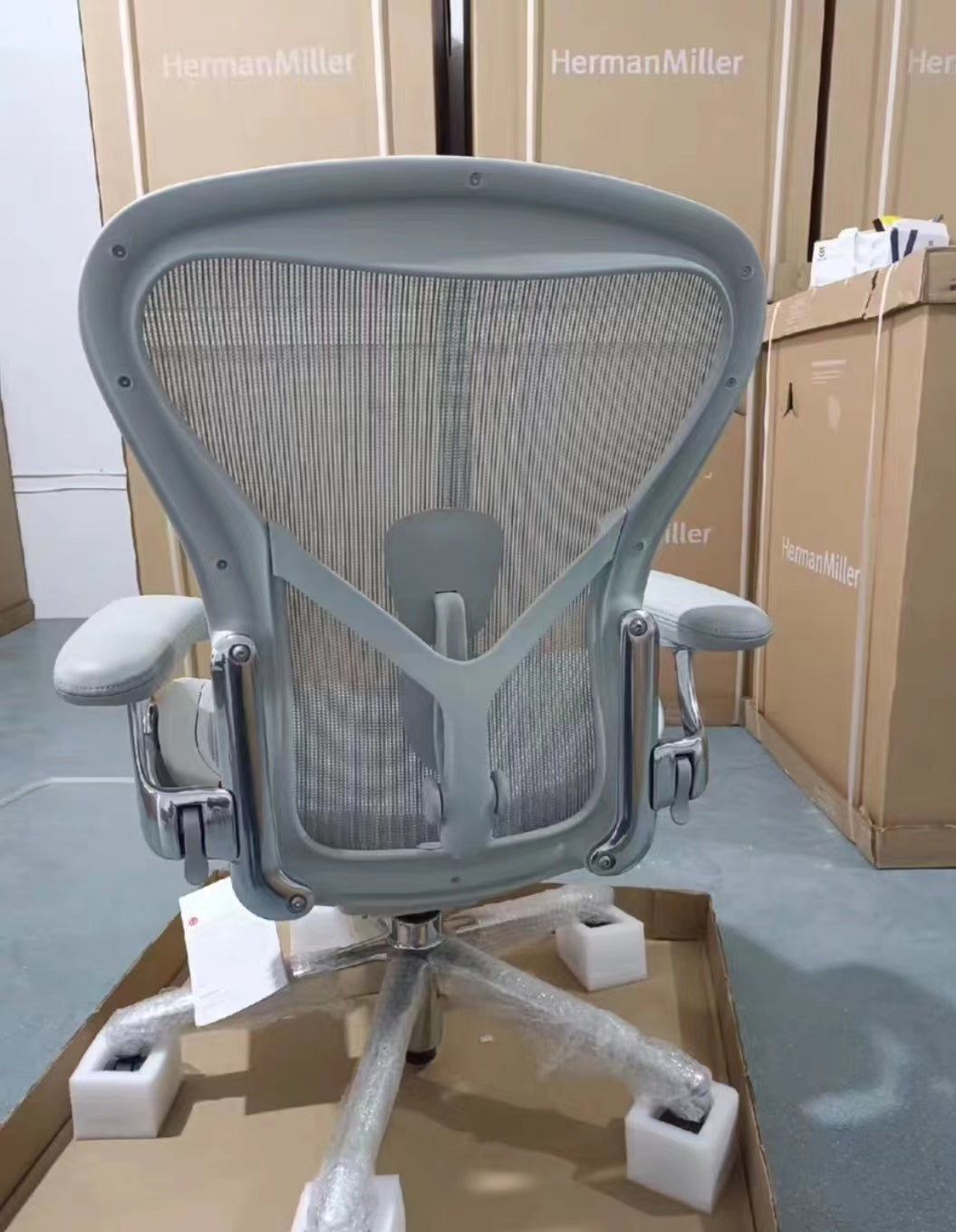 Ergonomic office chair T551