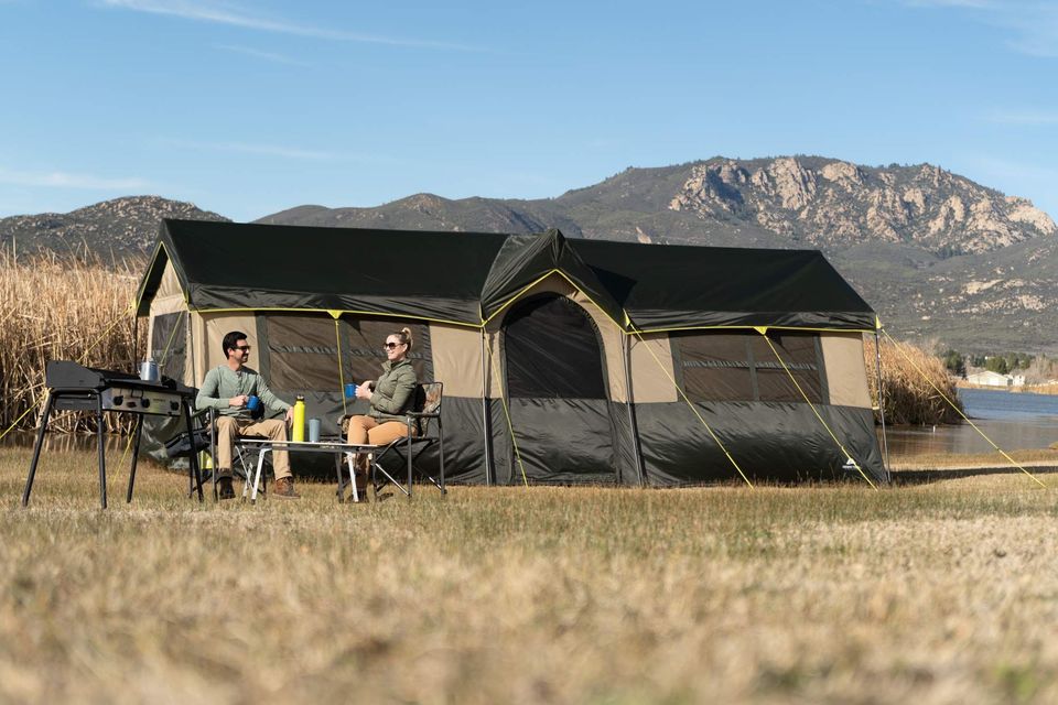 12 Person Cabin Tent with 2 Closets T521