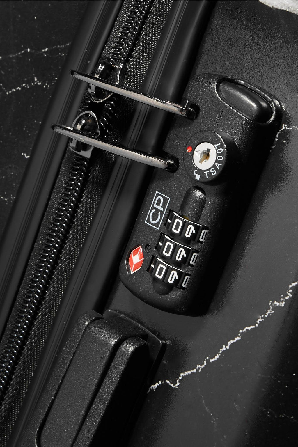22-Inch Rolling Spinner Luggage, Black J6910