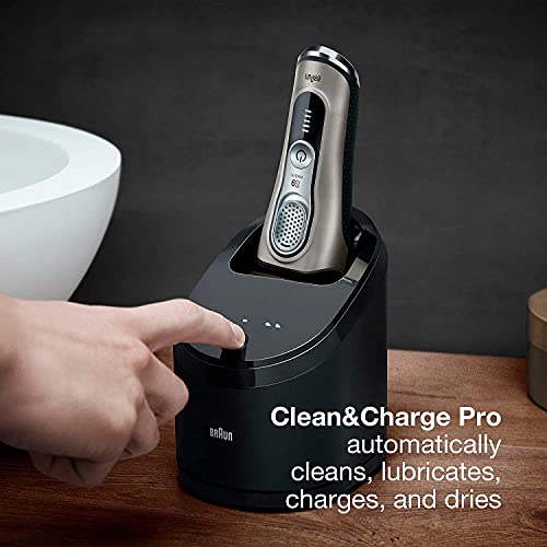 Electric Shaver for Men with Clean & Charge Station and Travel Case L344116