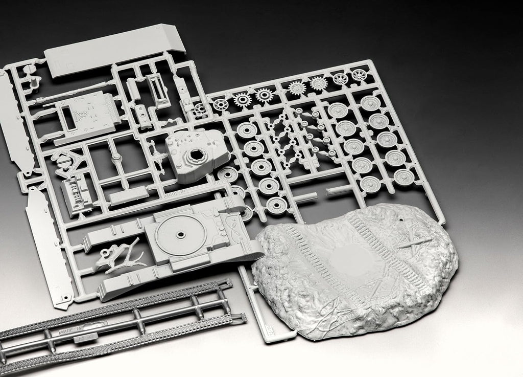 M24 Chaffee Plastic Model Kit, Unpainted B527889