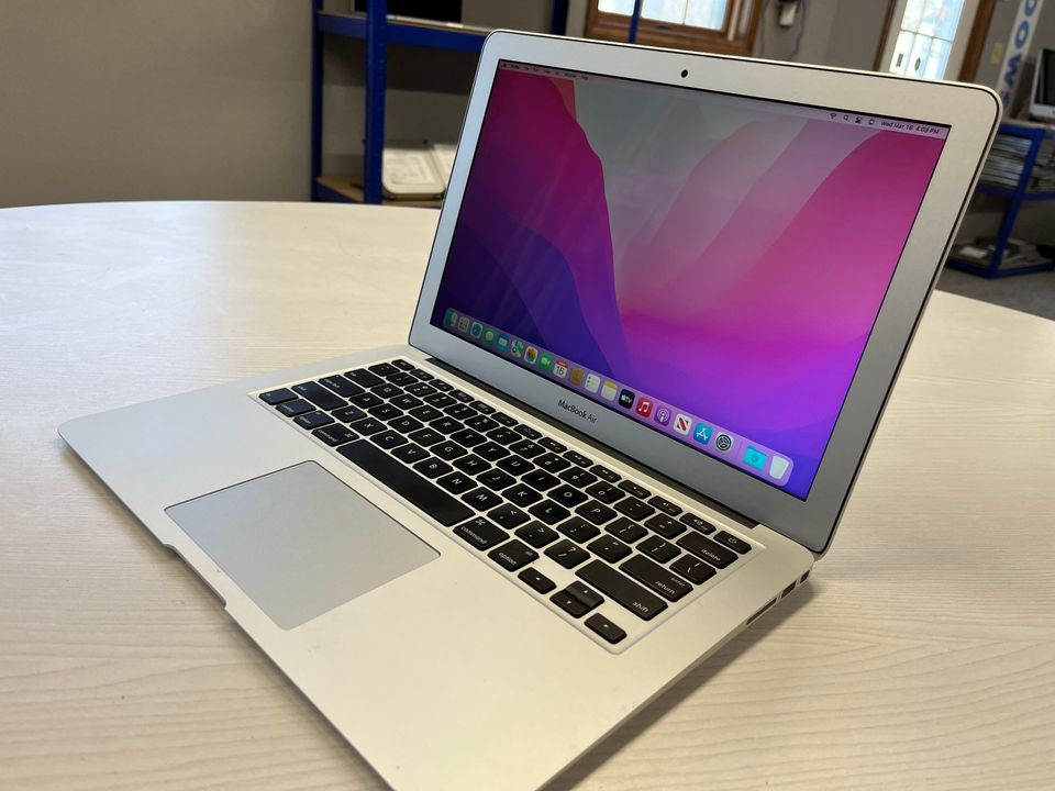 13-inch MacBook Air laptop, M1 chip, 8GB RAM, 512GB X642419
