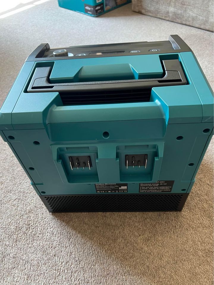 40V XGT Microwave A859