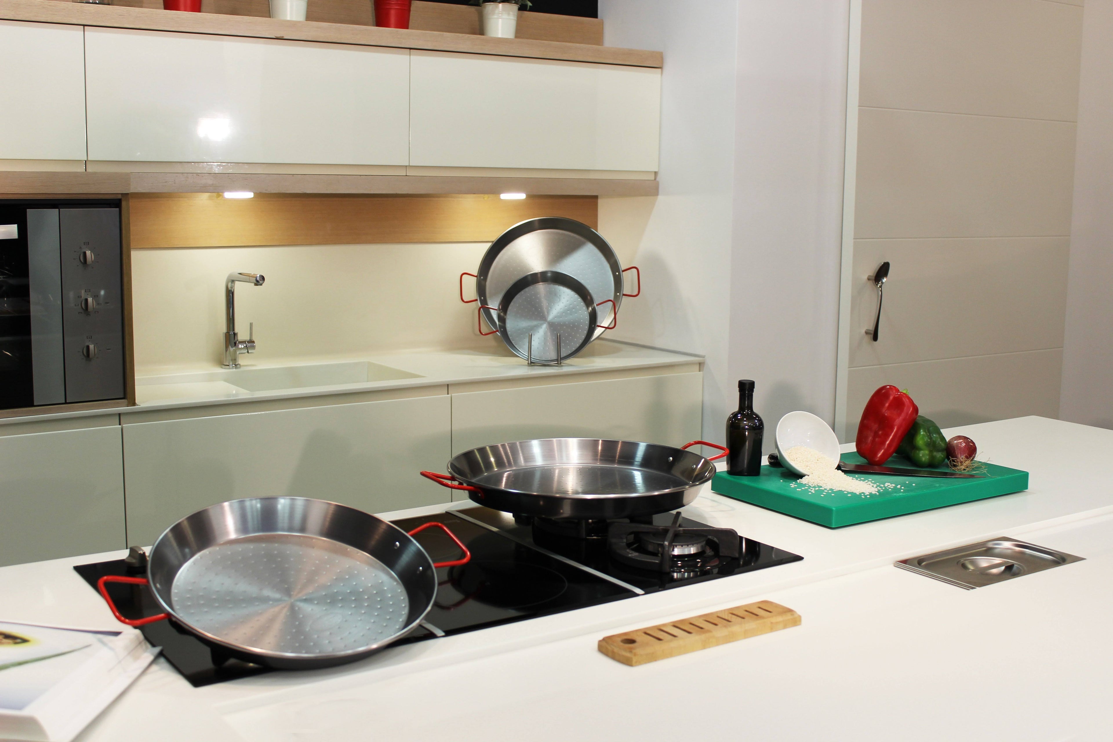 Carbon Steel Paella Pan 24x22 K874