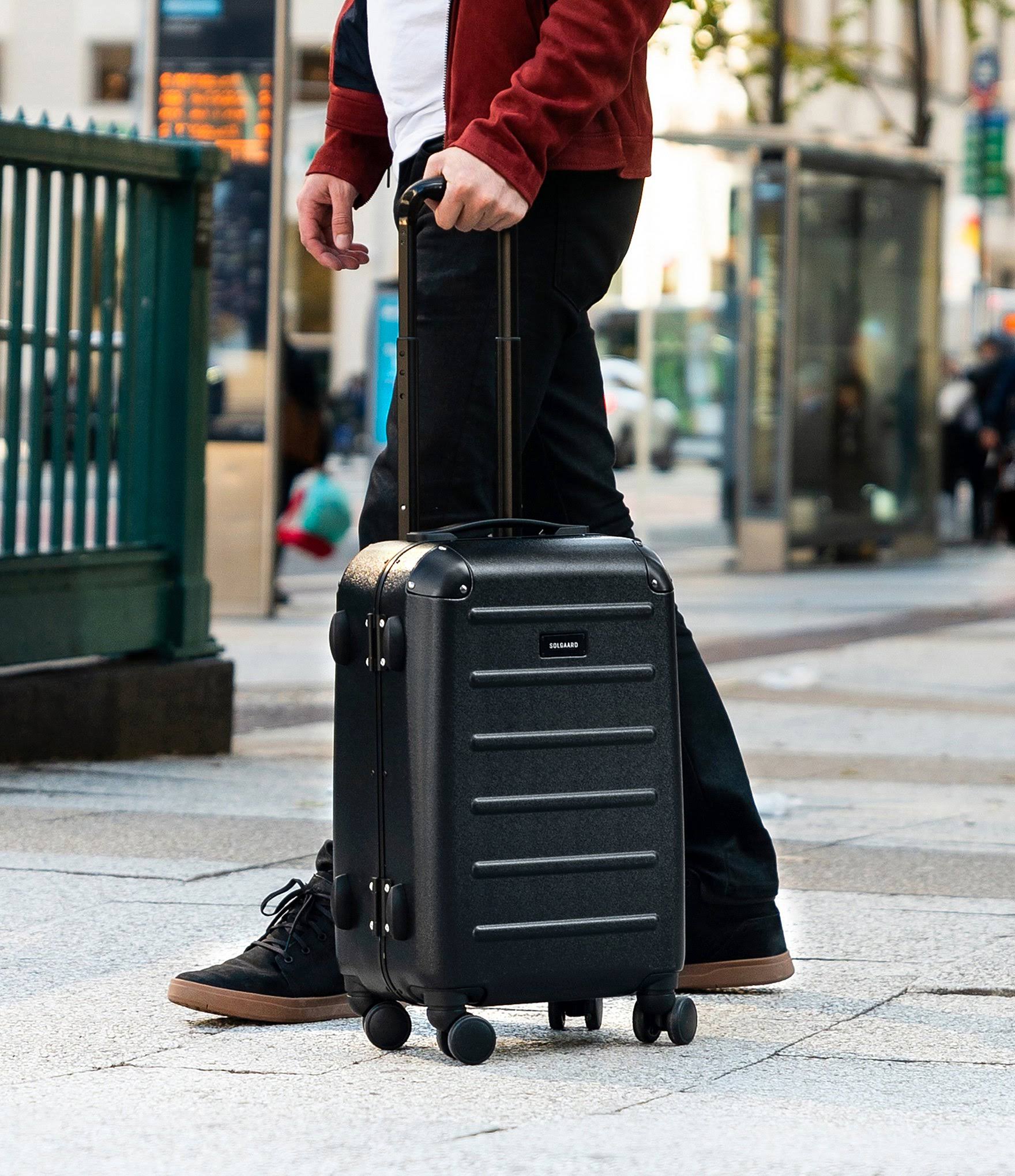 Carry-On Spinner Suitcase - Blue E584