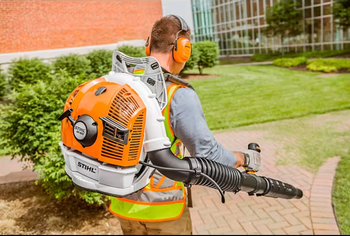 Commercial Gas Backpack Leaf Blower U206155
