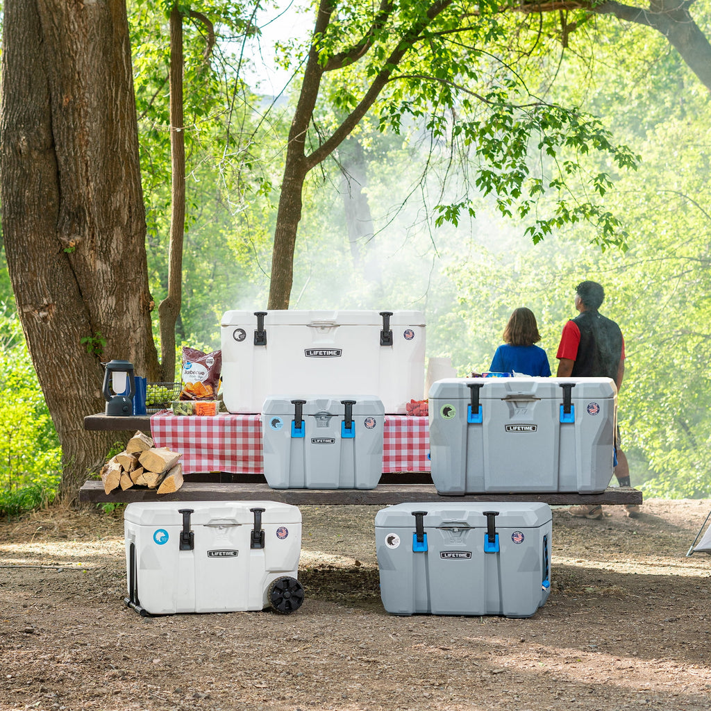 28 Quart Polyethylene Cooler, Sky Blue P4678