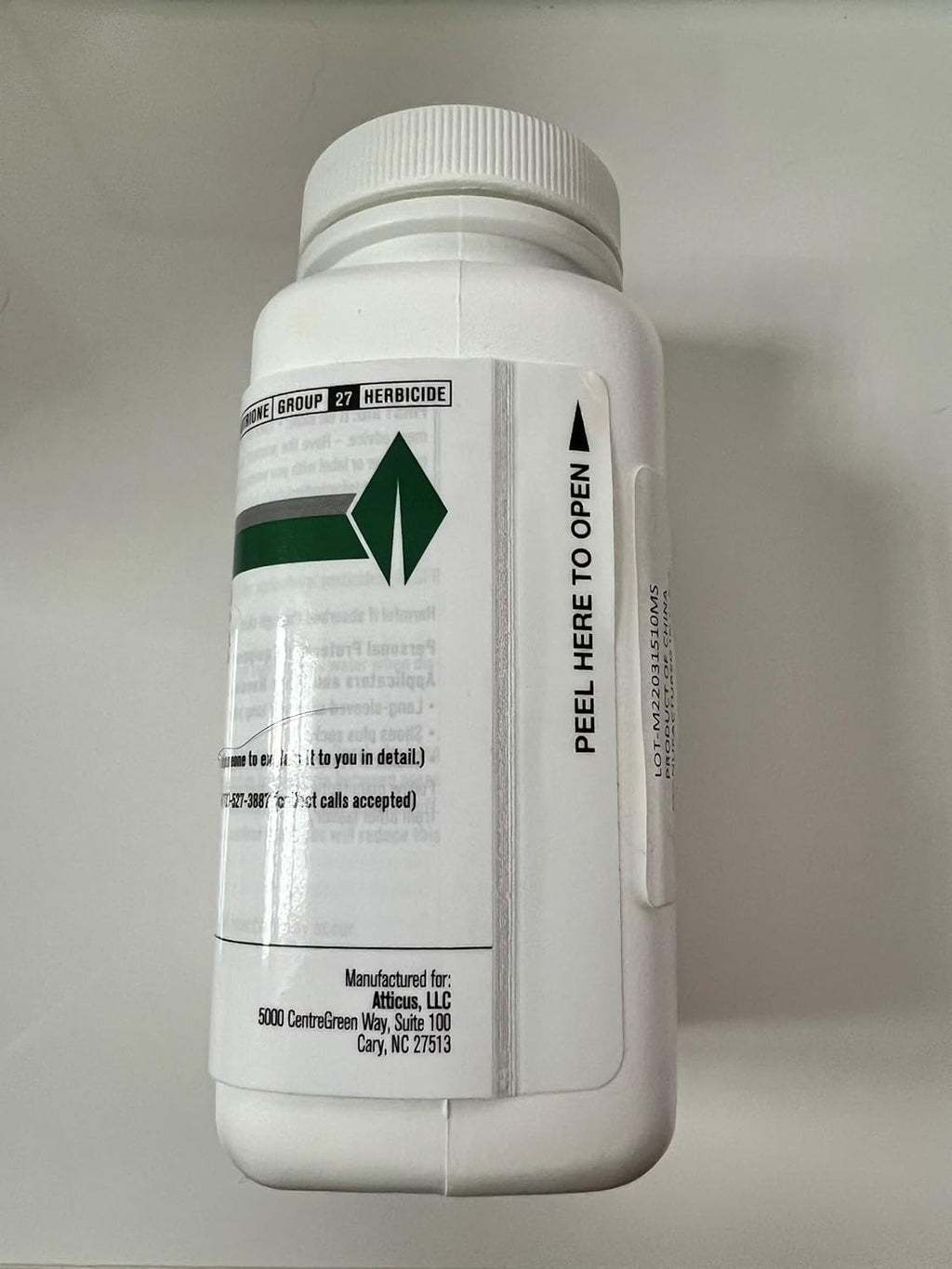 Turf Herbicide (16 oz) – Selective Weed Prevention for Lawns L456709