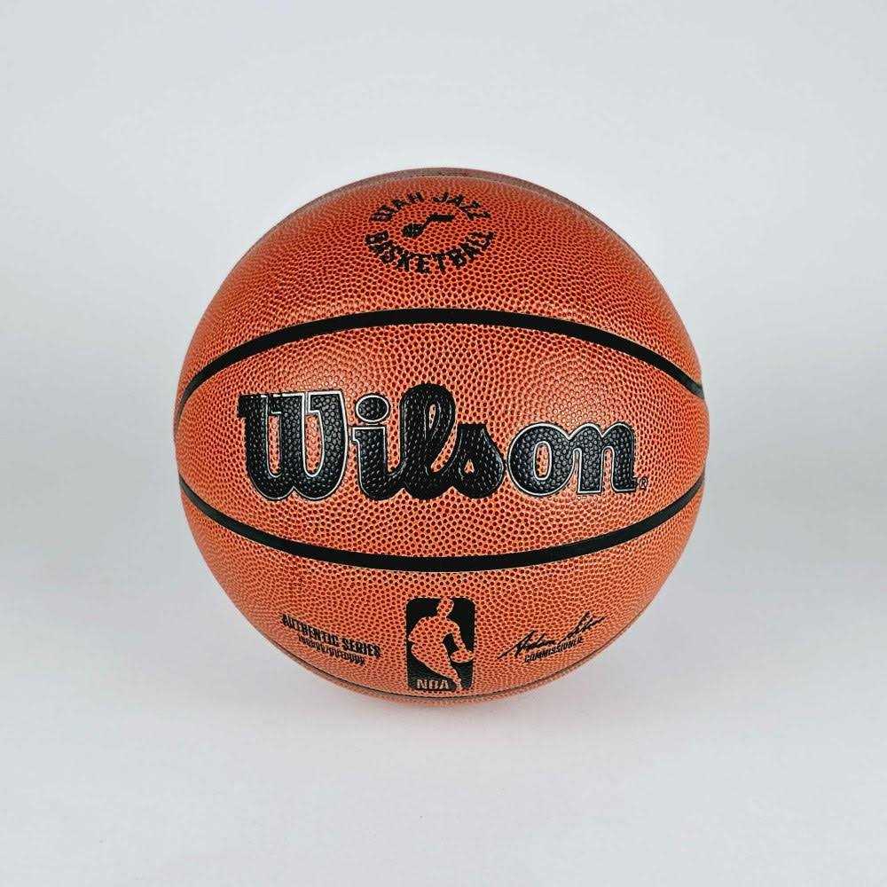 NBA Autograph Basketball Z2417