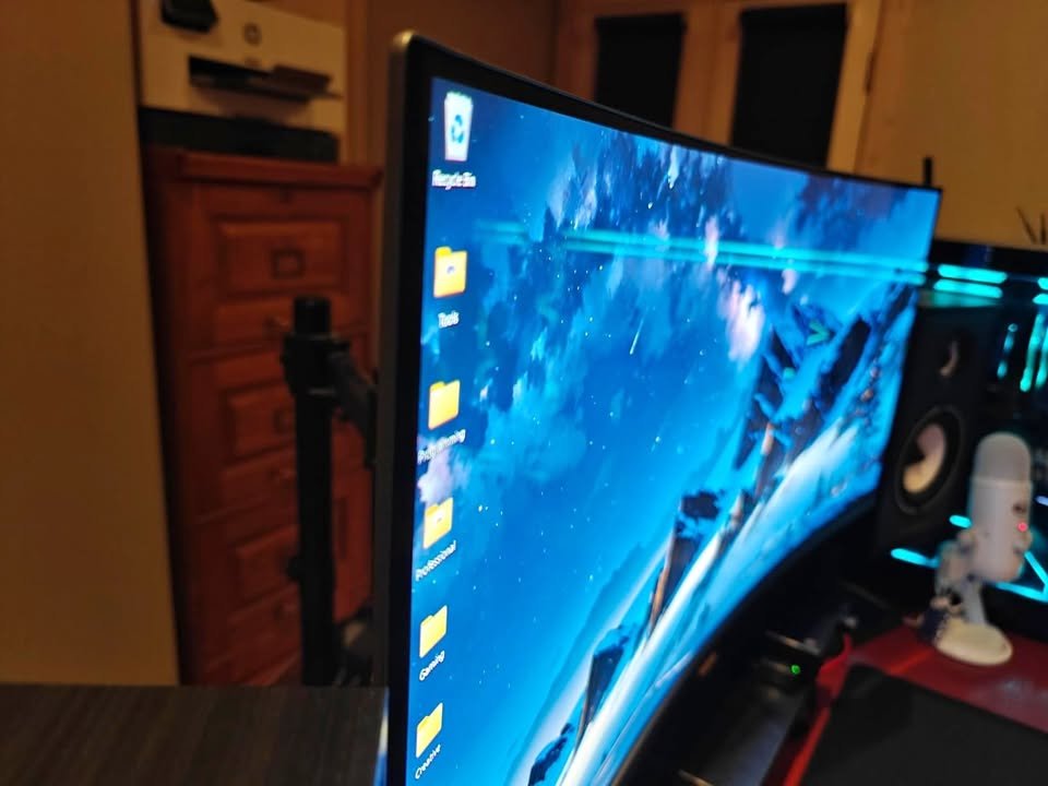 34 Curved OLED Gaming Monitor X33497
