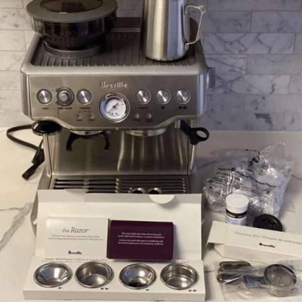 Espresso Machine with Built-In Grinder B5581