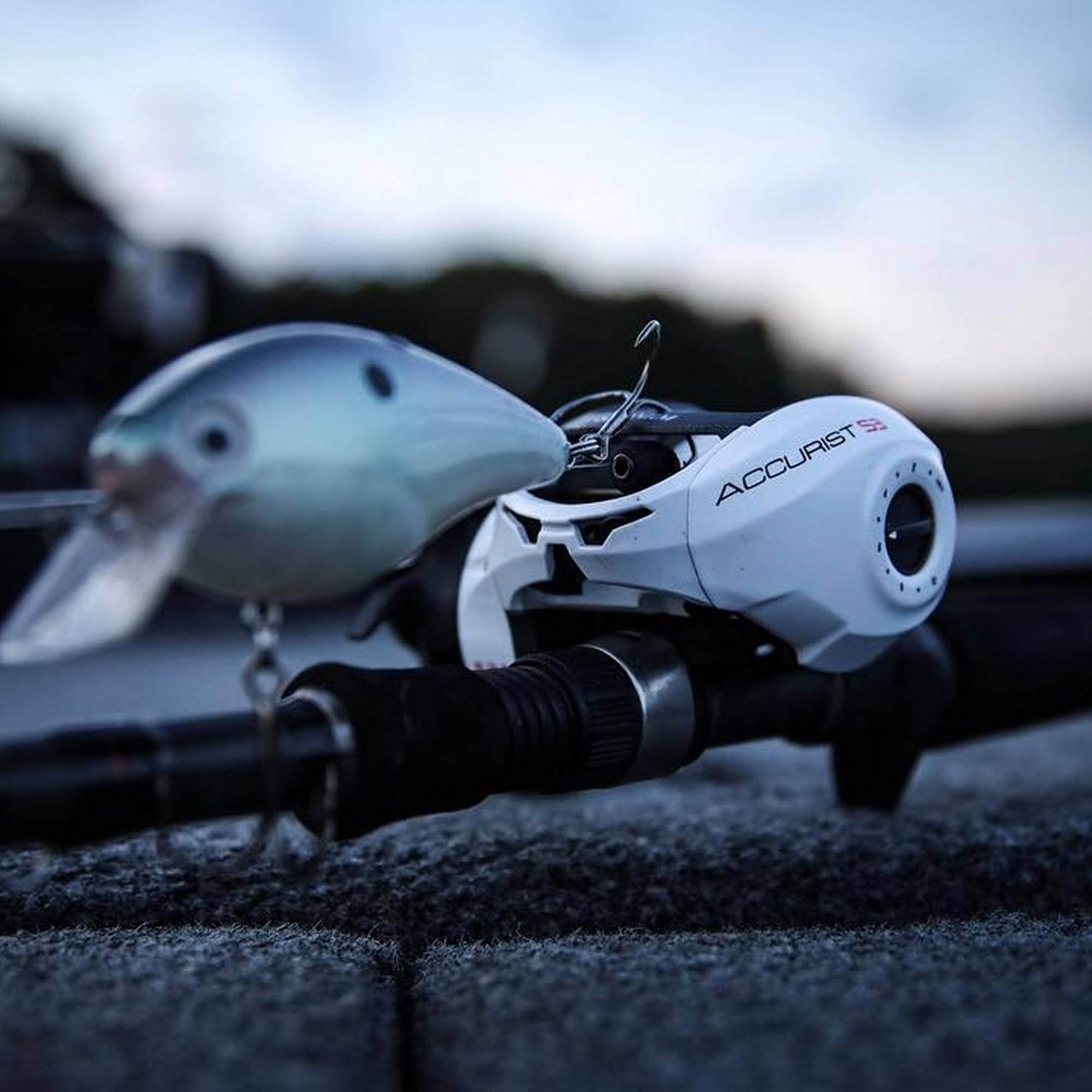 Baitcast Reel F30052