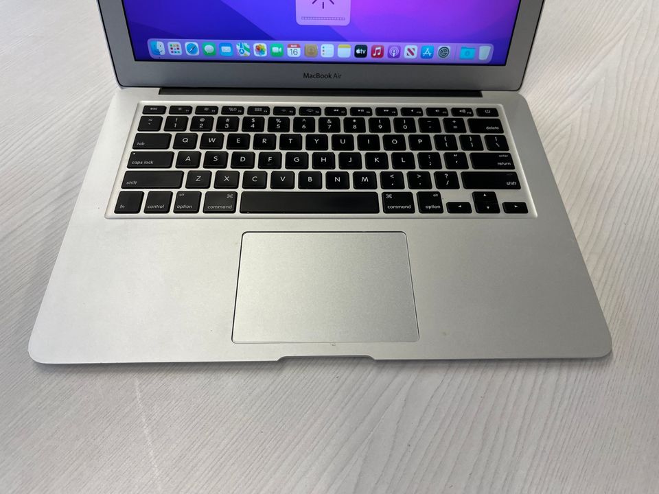 13-inch MacBook Air laptop, M1 chip, 8GB RAM, 512GB X642419
